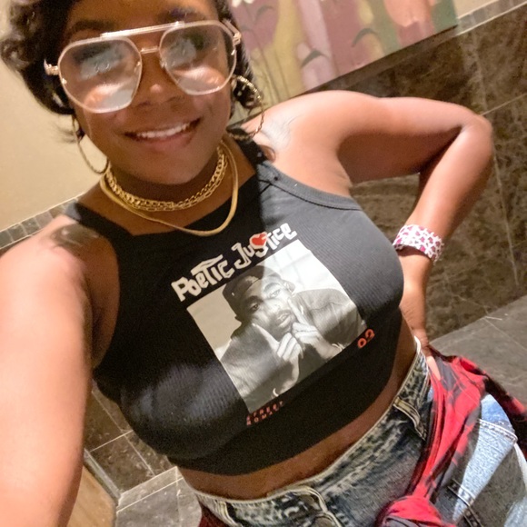 Meet your Posher, Amber - Picture 8 of 11